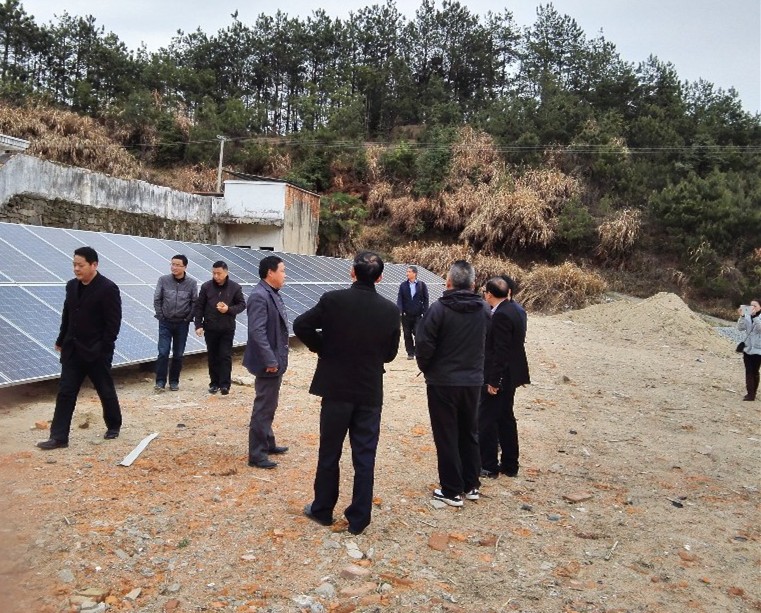 小池多少人口_小池古诗配画图片(2)