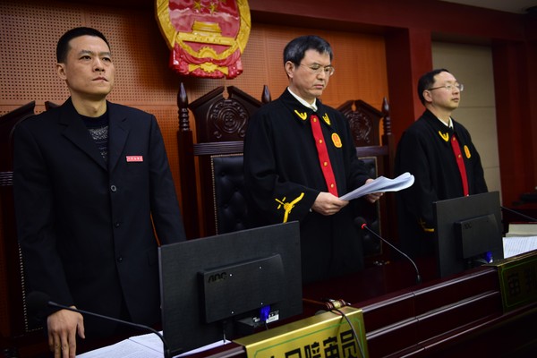 铜陵中院院长王敏带头审理案件切实贯彻司改新要求