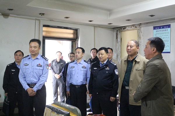 市局党委委员、调研员刘杰一行来我局督导十九大安保期间警务保障和保安守护押运工作.jpg