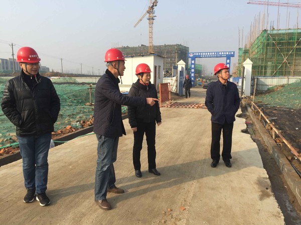 12.4市住房城乡建委第五督查组对颍泉区建筑工地及混凝土搅拌站扬尘污染整治情况进行督查.jpg