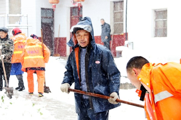 铭传乡：多措并举 严防大雪成灾2.jpg