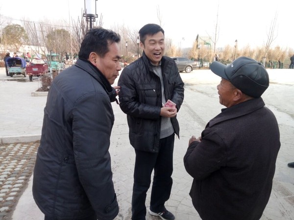 2.8市住房城乡建委领导慰问结对帮扶贫困户2.jpg