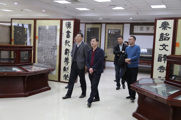 菏泽市图书馆:齐鲁工业大学刘玉副校长一行到市图书馆参观考察 - 配图3.jpg
