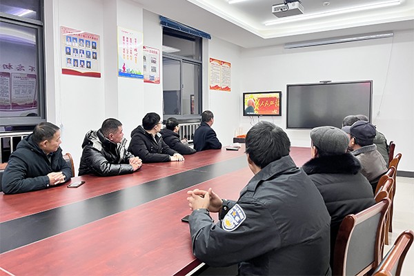 三河镇茶棚社区组织党员观看榜样8.jpg