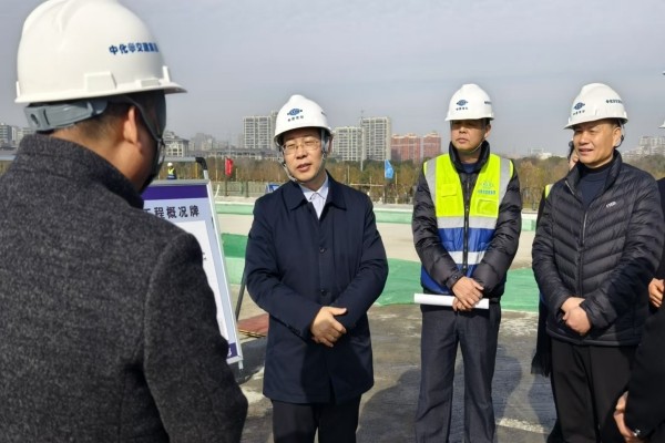 调研督导大建设和安全生产工作.jpg