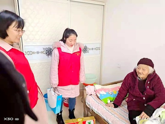 百岁老人2.jpg