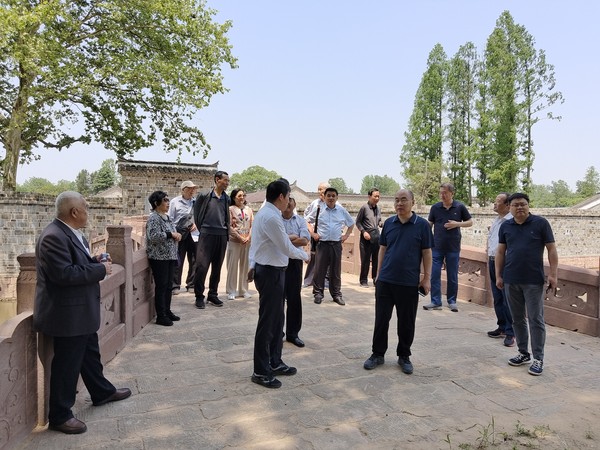 离退休.jpg