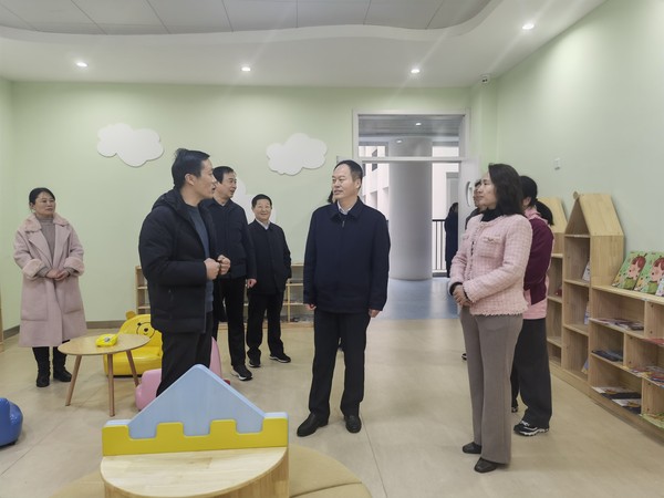 县政协开展“访企业、促发展，访委员、促提升”活动（三）