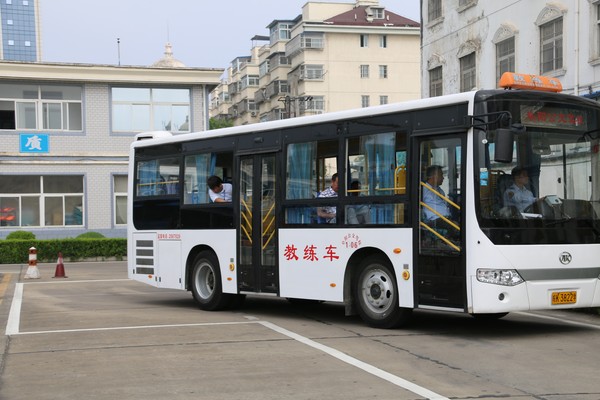 實(shí)操場(chǎng)內(nèi)側(cè)方位停車.JPG