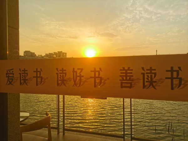00e81b524079a083a2d41a6dd0ff957.jpg