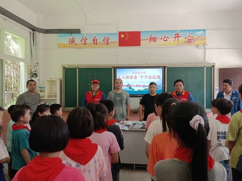 CtG0ZGSRb2GAWAWgAAScq-upQHE096.jpg