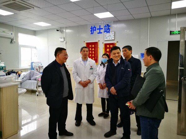 县政协卫生健康能力建设调研会进血透.jpg