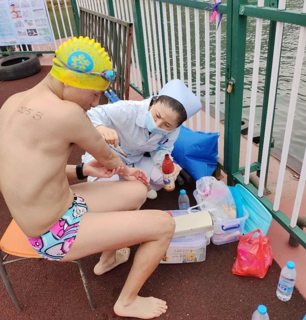 护士消毒.jpg