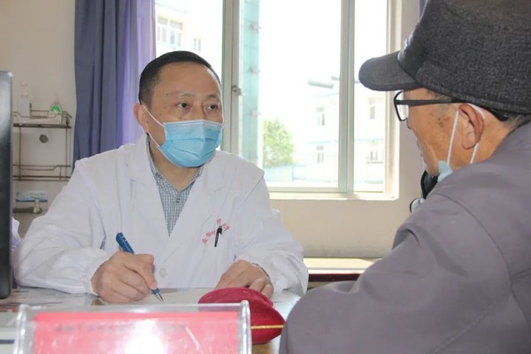 李学军1.jpg