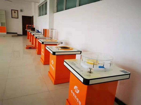 阜南县校园科技馆再添“新丁”2 0(1).jpg