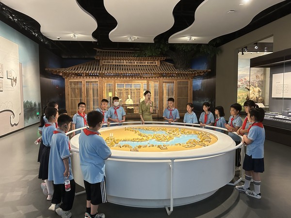 颍州区科协开展“弘扬科学家精神  践行社会主义核心价值观”主题教育活动5.jpg