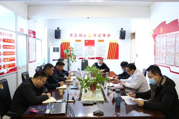 座谈会.jpg