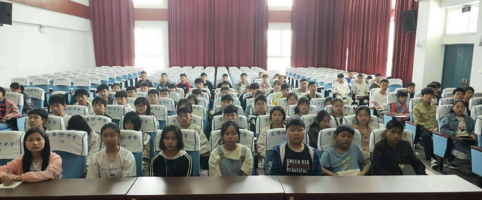涡阳县育萃中学
