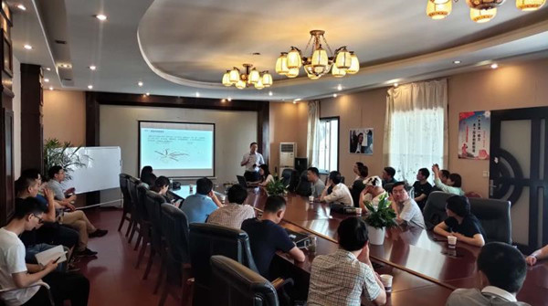 全市第一期党外知识分子、新的社会阶层人士和归国留学人员培训班开展现场教学04