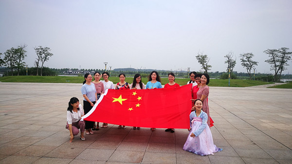民进宣城市一支部组织拍摄《我和我的祖国》快闪微视频