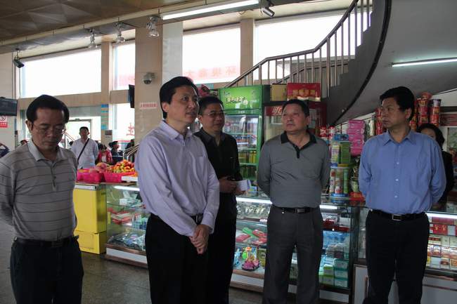 常务副市长王胜到客运（yùn）南站（zhàn）检查指导“创卫”工作