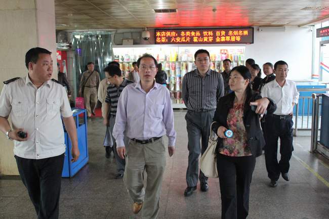 省爱卫（wèi）会“病媒防治”检查组来到客（kè）运站检查指导“创（chuàng）卫”工作