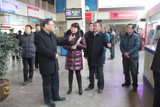 束学龙莅临我司客运南（nán）站检查指导春运安全工作