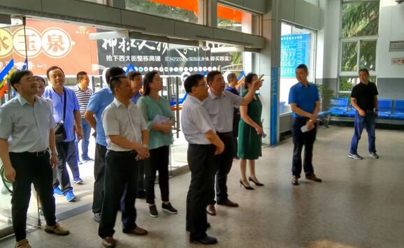 市委常委、市纪（jì）委汪书记（jì）一行（háng）到客运北（běi）站检查文明创建工作