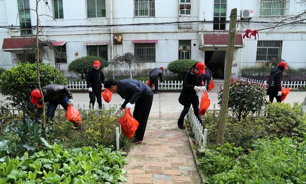 弘扬雷锋精神 传递社会正能量安徽省华阳河农场