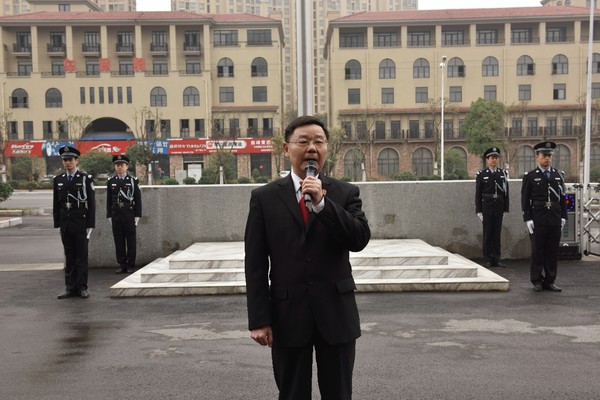 铜陵中院举行升国旗仪式吹响新年工作第一声号角